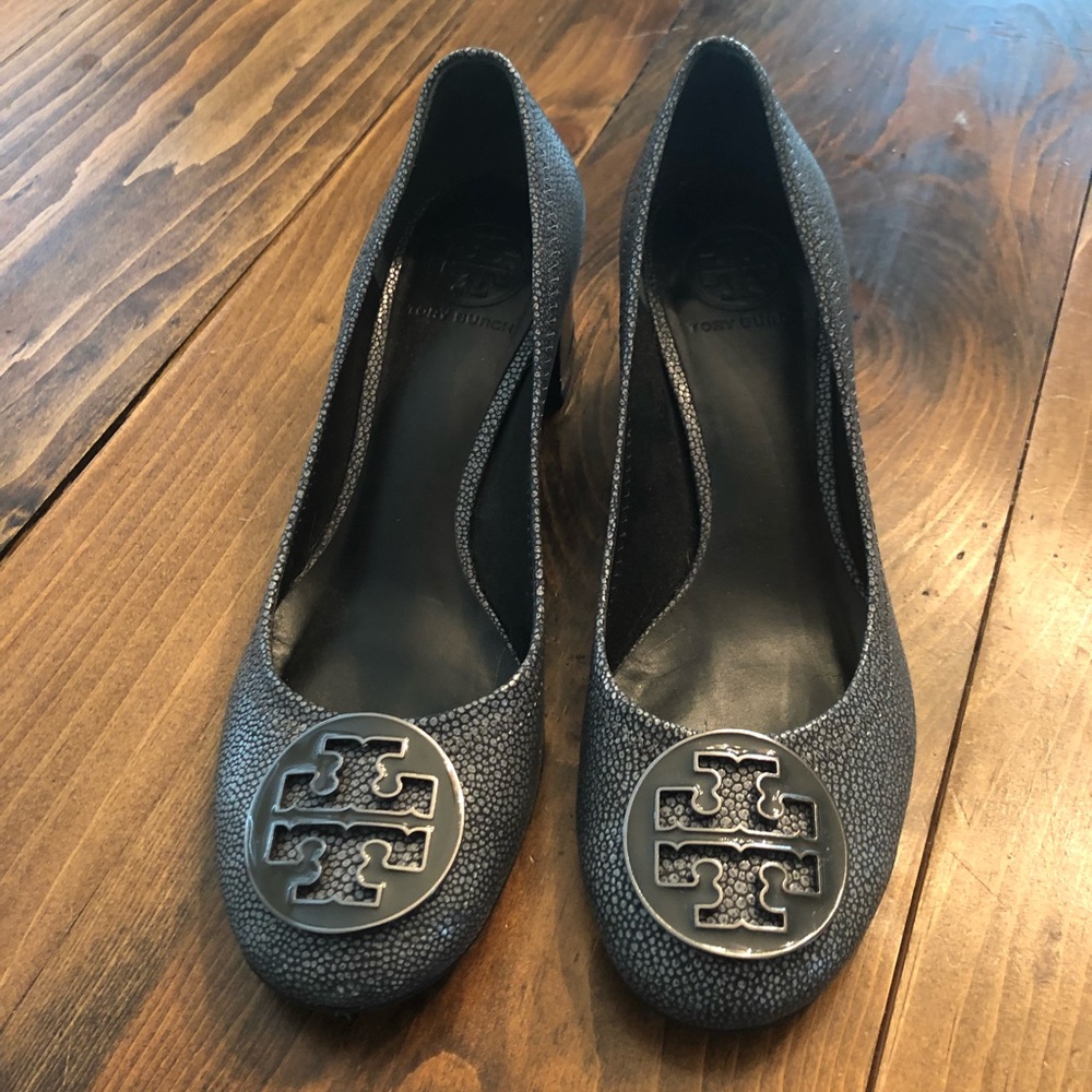 Tory Burch ELIZABETH ROUND-TOE PUMP